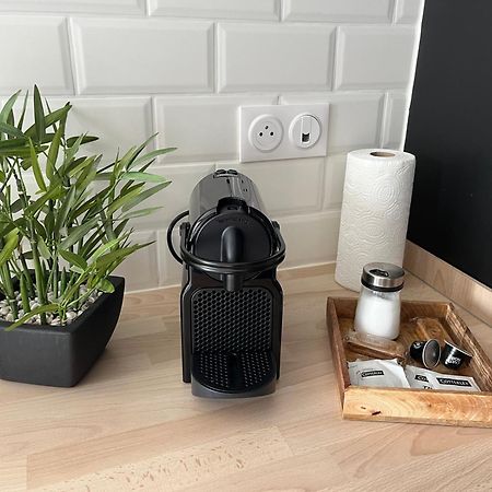 Chouzelot Appart-Hotel N 4 Calme Avec Terrasse, Wi-Fi Haut Debit, Petit-Dejeuner, Room-Service Et Parking Prive מראה חיצוני תמונה