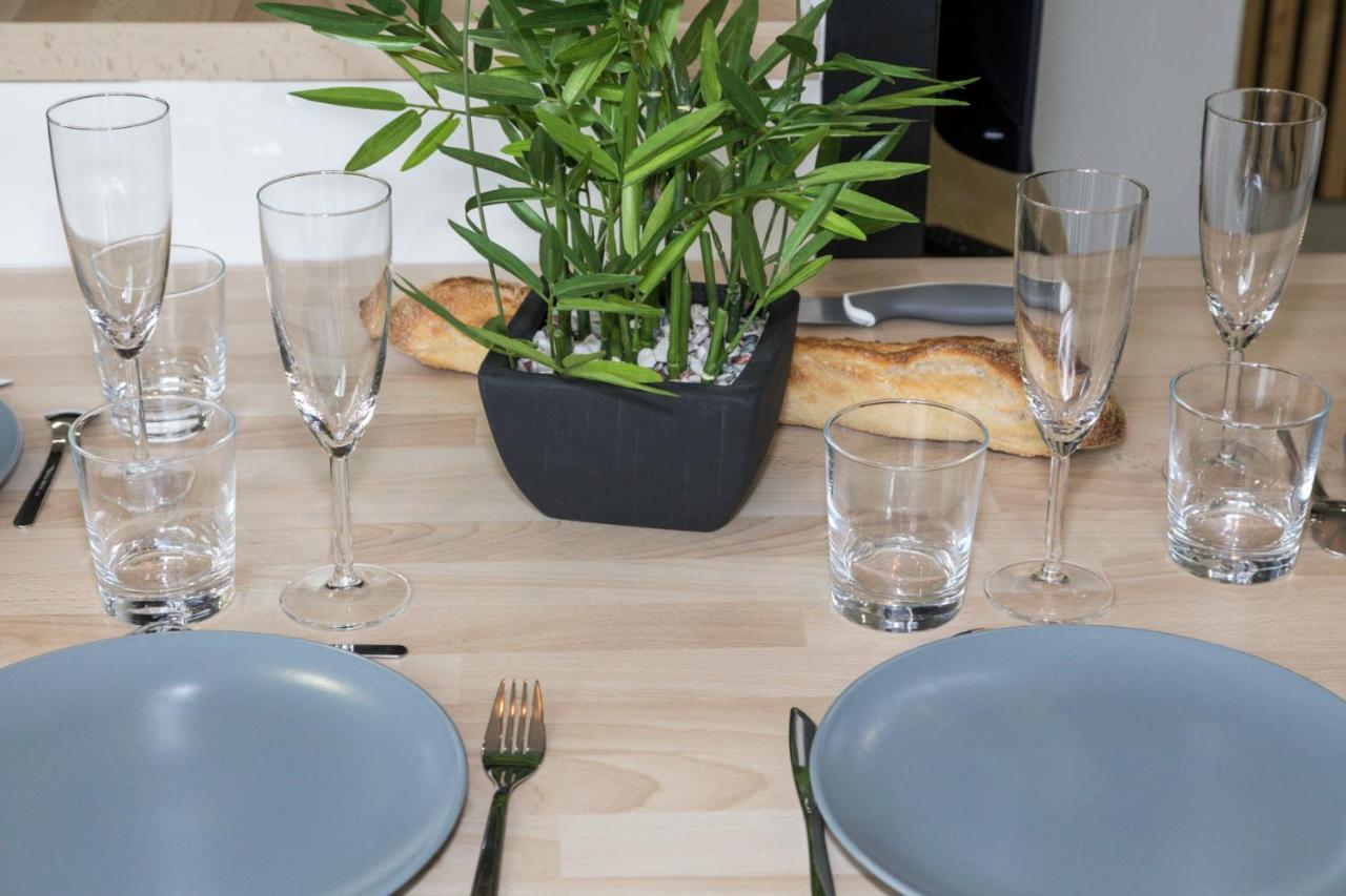 Chouzelot Appart-Hotel N 4 Calme Avec Terrasse, Wi-Fi Haut Debit, Petit-Dejeuner, Room-Service Et Parking Prive מראה חיצוני תמונה