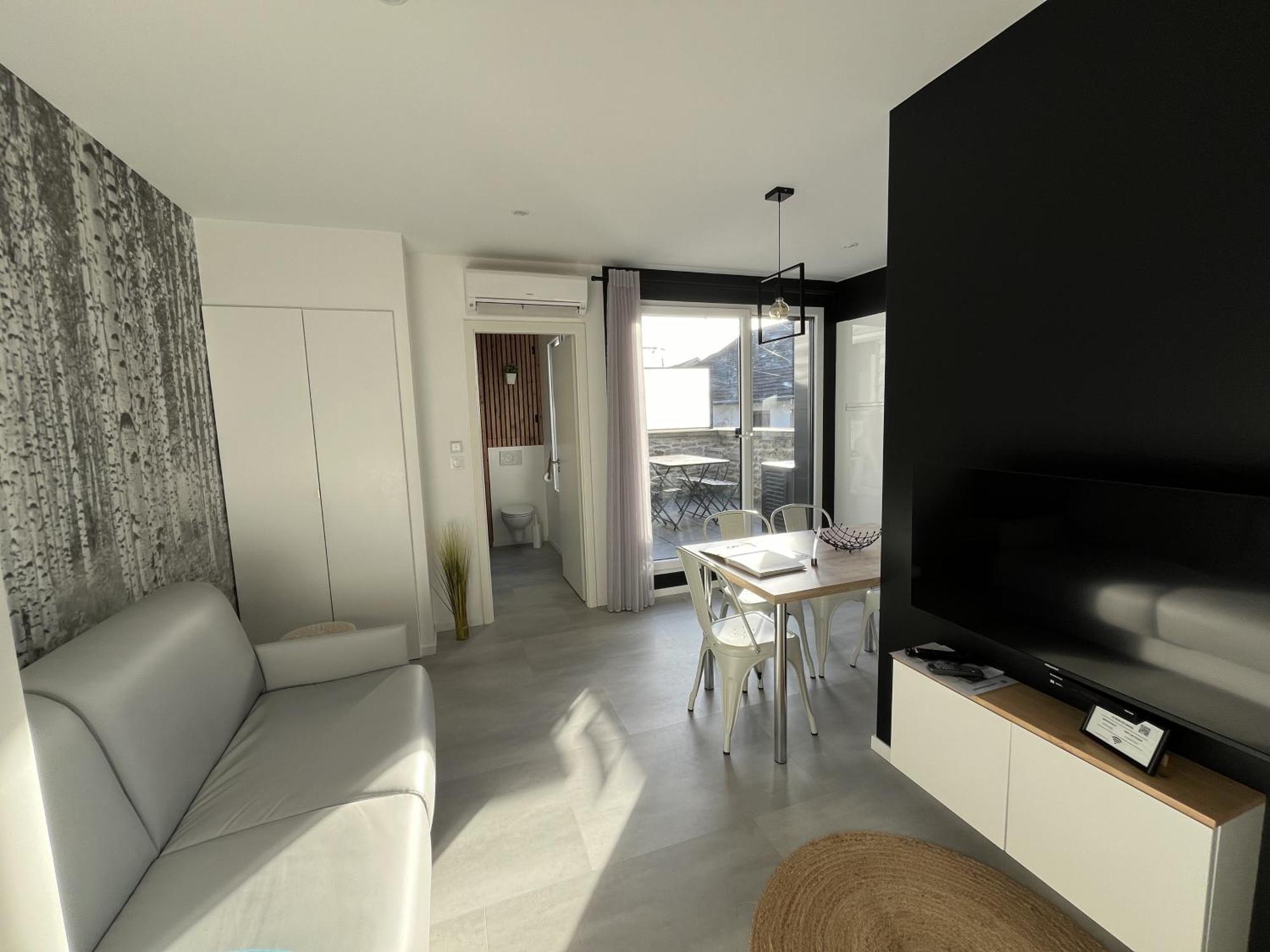 Chouzelot Appart-Hotel N 4 Calme Avec Terrasse, Wi-Fi Haut Debit, Petit-Dejeuner, Room-Service Et Parking Prive מראה חיצוני תמונה