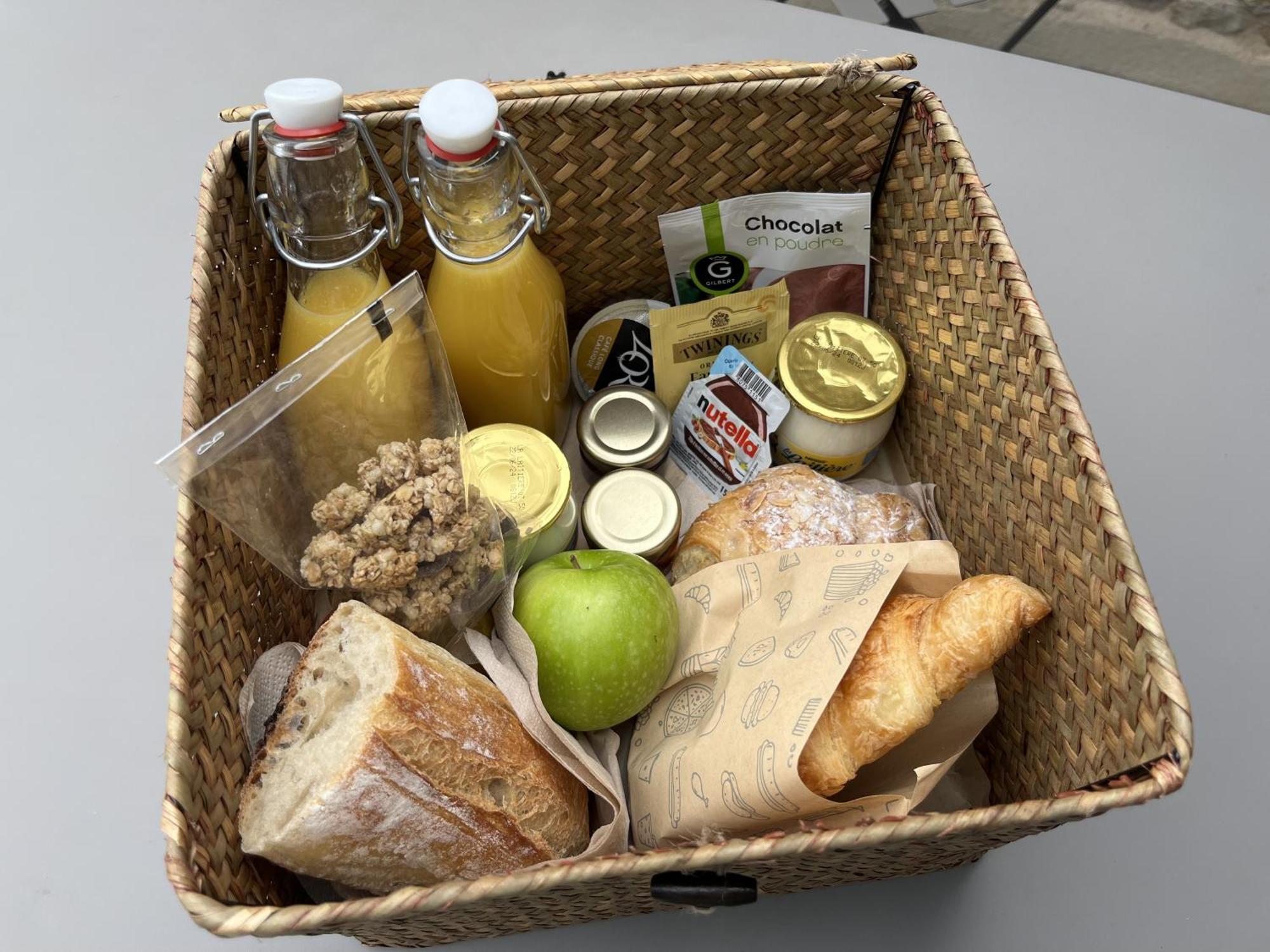 Chouzelot Appart-Hotel N 4 Calme Avec Terrasse, Wi-Fi Haut Debit, Petit-Dejeuner, Room-Service Et Parking Prive מראה חיצוני תמונה